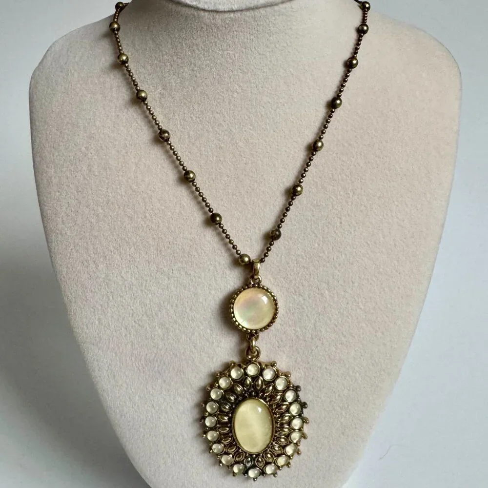 Vintage Lucky Gold Tone Moonglow Pendant Necklace with Matching Dangle Earrings - Picture 2 of 16